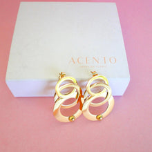 Cargar imagen en el visor de la galería, Aretes Magna Acero Dorado