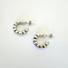Cargar imagen en el visor de la galería, Aretes Circe Acero