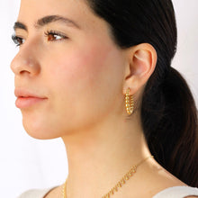 Cargar imagen en el visor de la galería, Aretes Cleo Acero Dorado