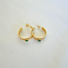 Cargar imagen en el visor de la galería, Aretes Green Acero Dorado