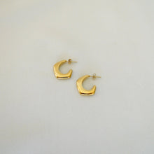 Cargar imagen en el visor de la galería, Aretes Celine Acero Dorado