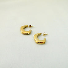 Cargar imagen en el visor de la galería, Aretes Celine Acero Dorado