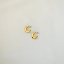 Cargar imagen en el visor de la galería, Aretes Celine Acero Dorado