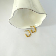 Cargar imagen en el visor de la galería, Aretes Dorothea Acero Dorado