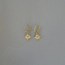 Cargar imagen en el visor de la galería, Aretes Stella Acero Dorado