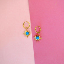 Cargar imagen en el visor de la galería, Aretes Celeste Acero Dorado
