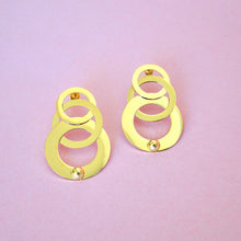 Cargar imagen en el visor de la galería, Aretes Magna Acero Dorado