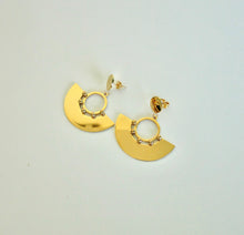 Cargar imagen en el visor de la galería, Aretes Avanicó Acero Dorado