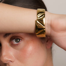 Cargar imagen en el visor de la galería, Aro Statement Acero Dorado