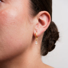 Cargar imagen en el visor de la galería, Aretes Luz Acero Dorado