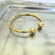 Cargar imagen en el visor de la galería, Aro Clarissa Acero Dorado