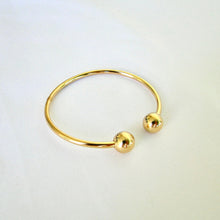 Cargar imagen en el visor de la galería, Aro Clarissa Acero Dorado