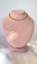 Cargar imagen en el visor de la galería, Collar Nissa Acero Dorado