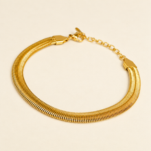 Cargar imagen en el visor de la galería, Pulsera Planchada Acero Dorado
