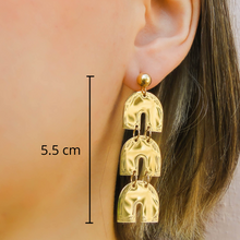 Cargar imagen en el visor de la galería, Aretes Orsu Acero Dorado