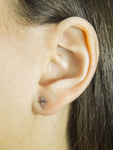 Cargar imagen en el visor de la galería, Broquel Cross Acero