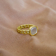 Cargar imagen en el visor de la galería, Anillo Dorado Acero Eslabon
