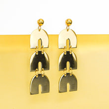 Cargar imagen en el visor de la galería, Aretes Orsu Acero Dorado