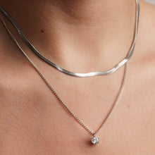 Cargar imagen en el visor de la galería, Collar Glow Acero
