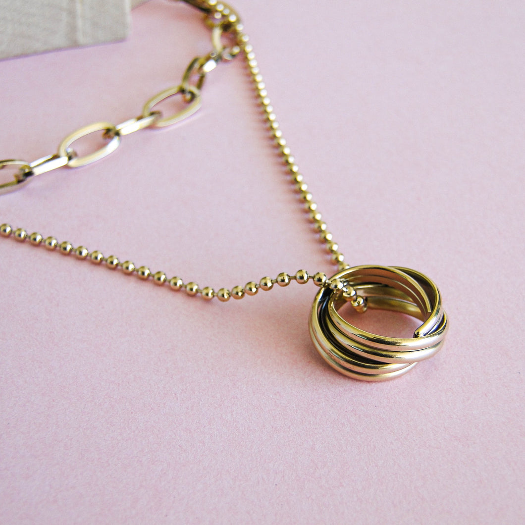 Collar Hanging Rings Acero Dorado